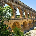 Vakantiehuis Awesome In Pont-Saint-Esprit