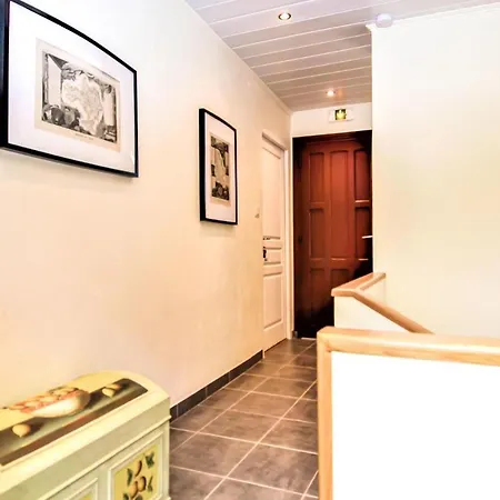 Lovely In Pont-Saint-Esprit