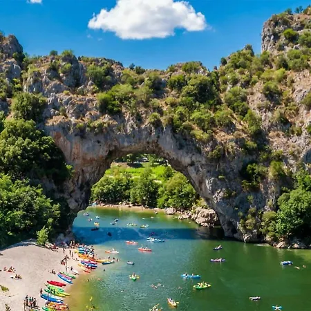 Lovely In Pont-Saint-Esprit